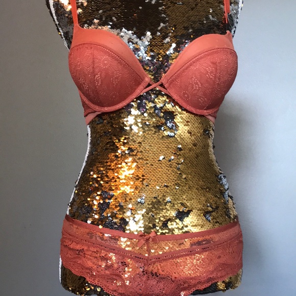 Victoria's Secret Other - NWT vs 32C/XS Bombshell